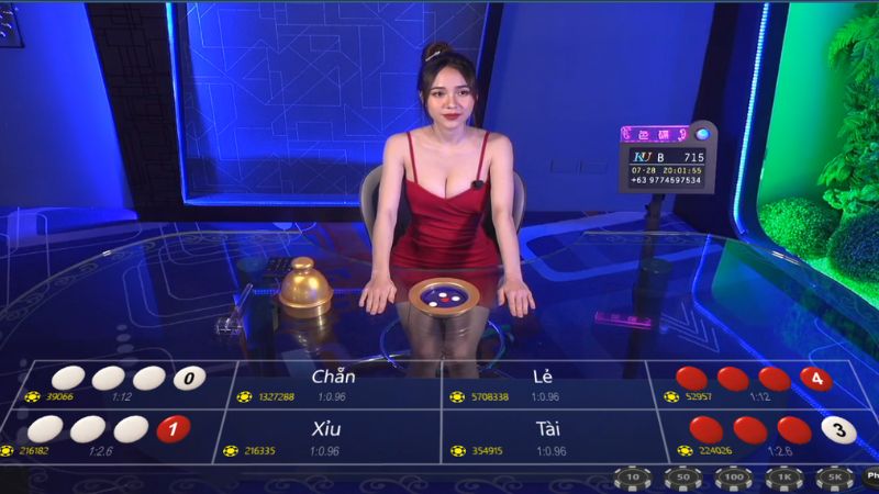 Bàn chơi xóc đĩa W88 với Dealer là người thật